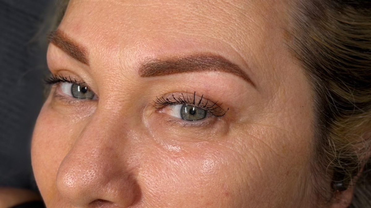 Powder brows
